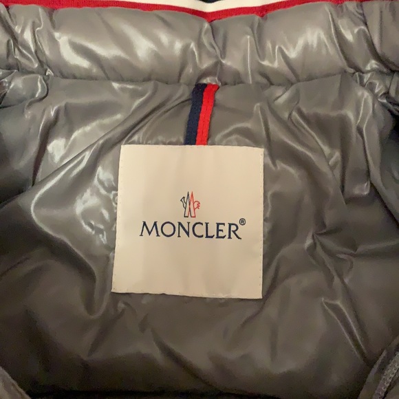 Moncler baby boy jacket 6-9 months - Picture 3 of 5